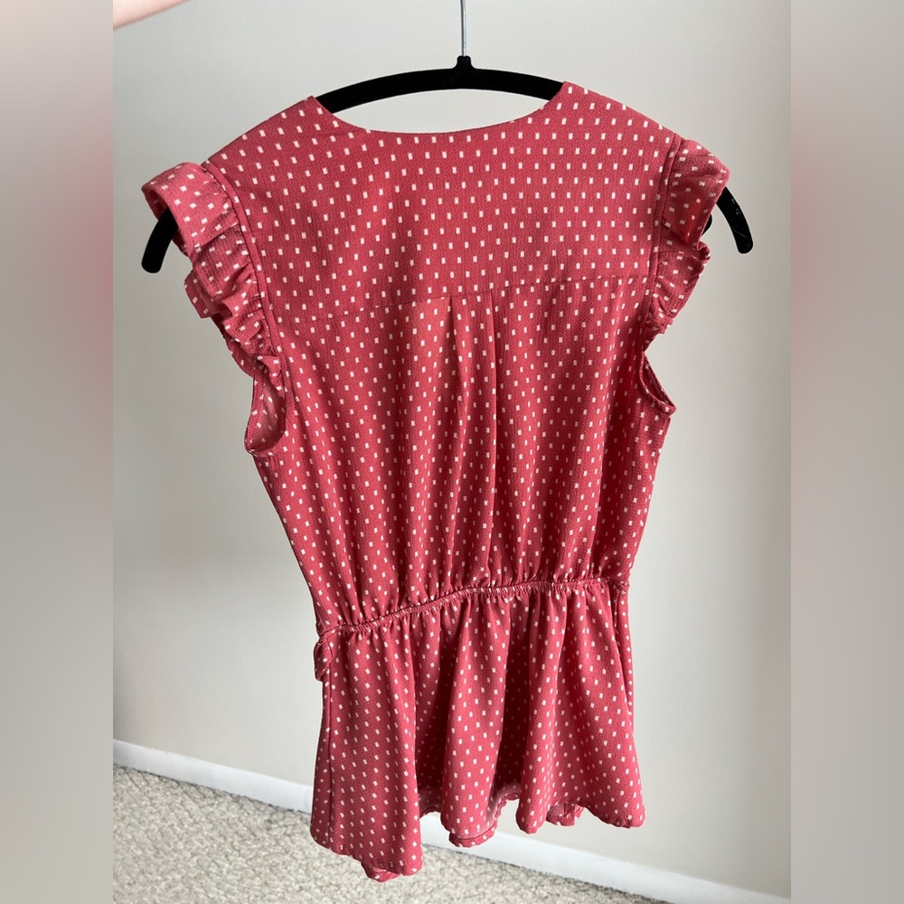 MONTEAU pink short sleeve blouse with polka dots, tie waist, Vneck ruffles small - Picture 7 of 7